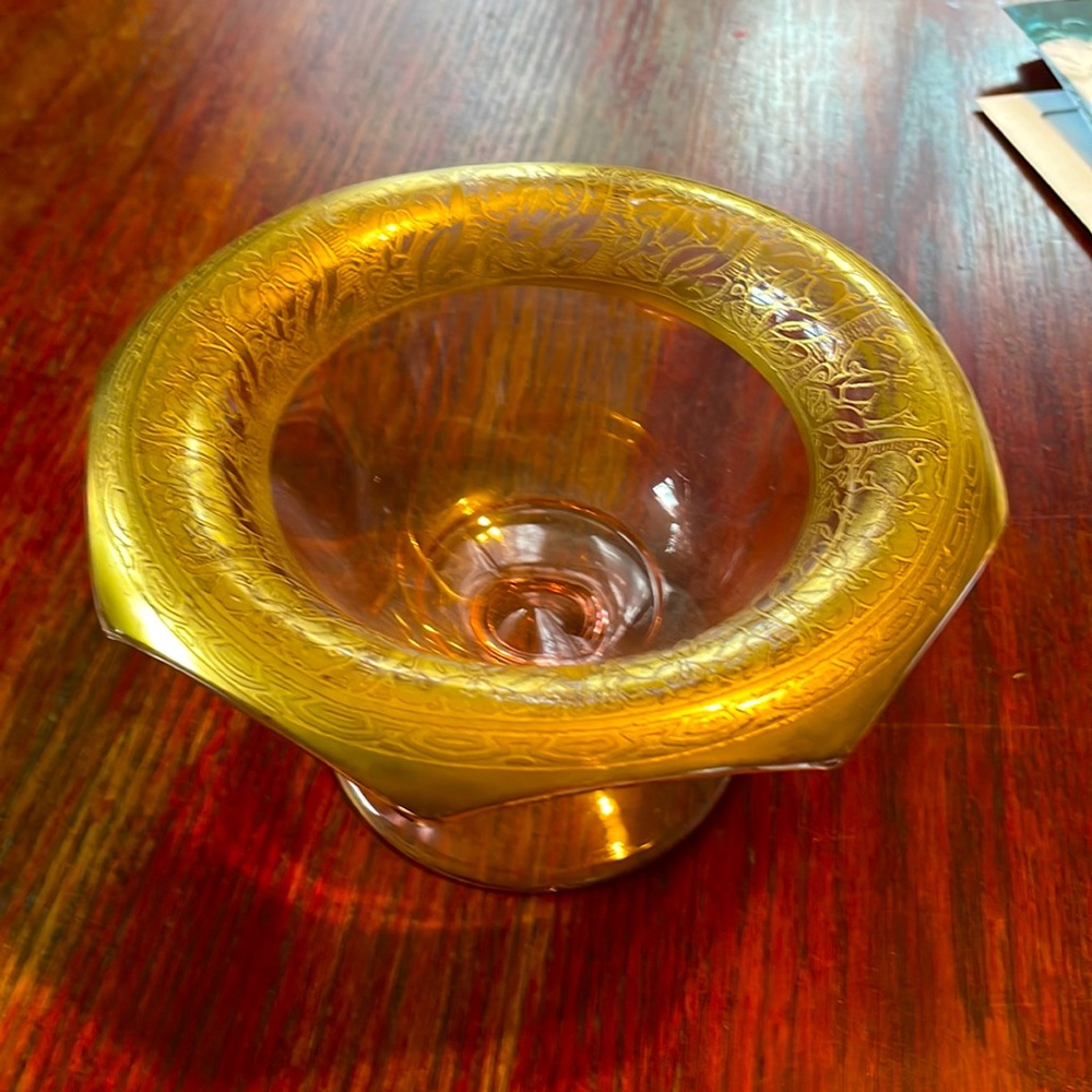 Pink depression glass small bowl with hold trim